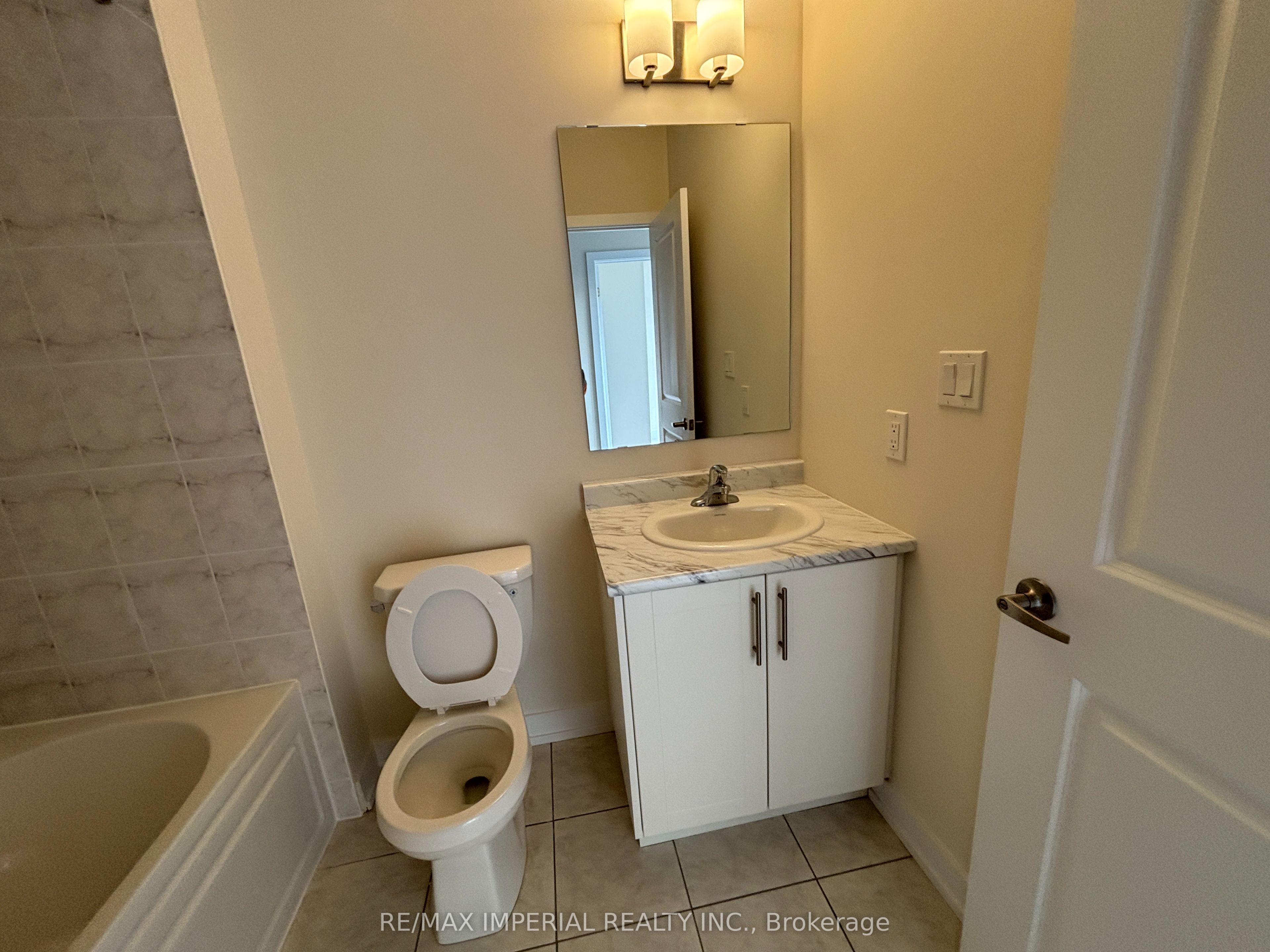 3085 Welsman Gardens