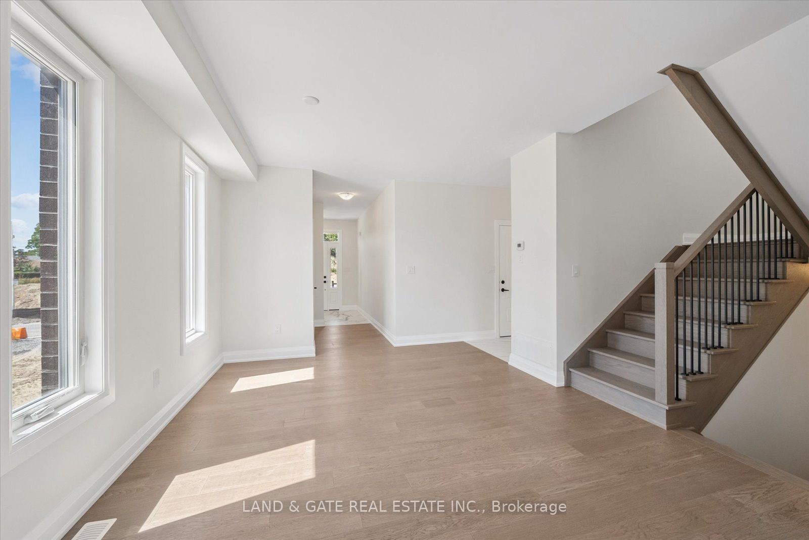 965 Queensdale Avenue