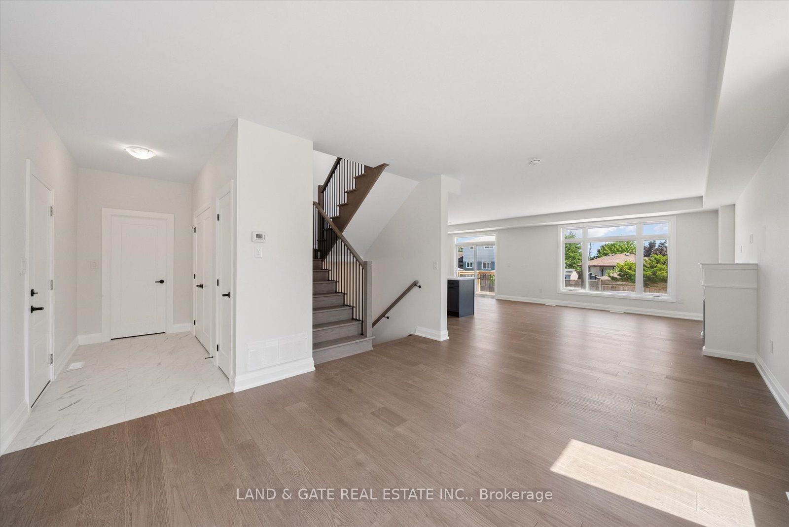 965 Queensdale Avenue