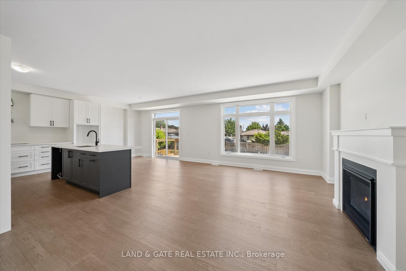 965 Queensdale Avenue