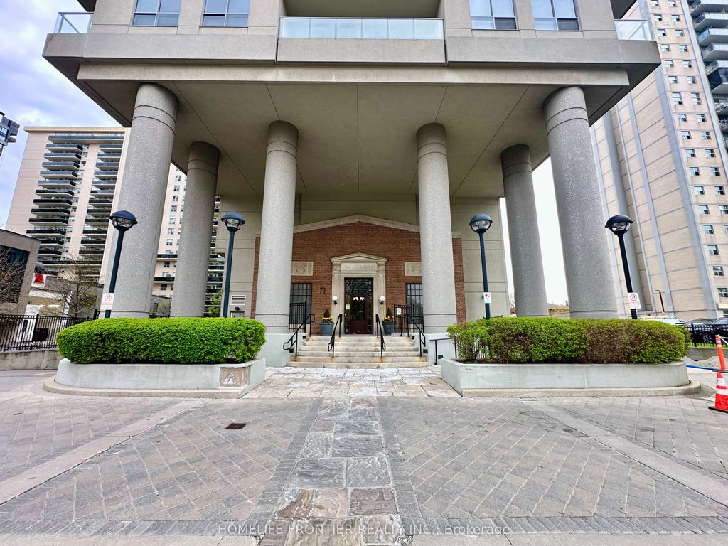 Photo of 70 High Park Avenue #1304, Toronto, ON M6P 1A1 (MLS # W13091710)