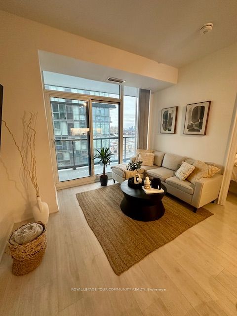 10 Gatineau Drive 1409