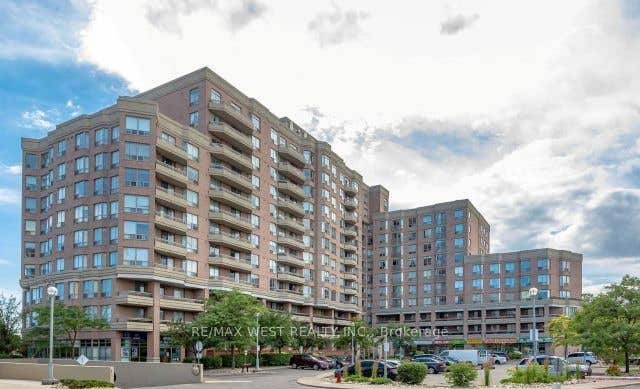 Photo of 1700 Eglinton Avenue #PH7, Toronto, ON M4A 2Z4 (MLS # C13475030)