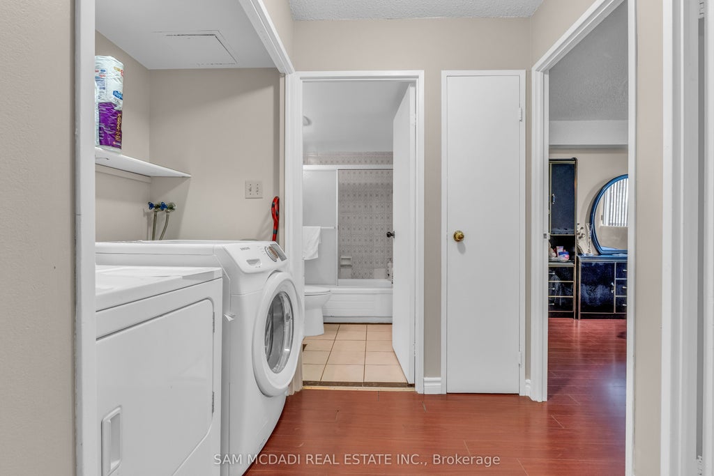 Photo of 3590 Kaneff Crescent #605, Mississauga, ON K5A 3X3 (MLS # W13138562)