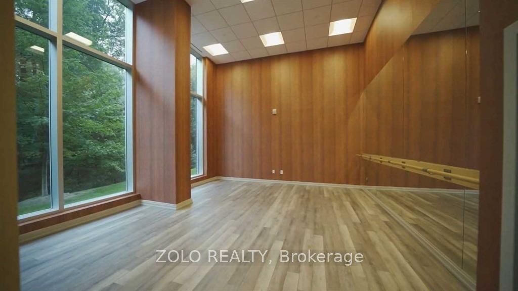 8763 Bayview Avenue 325