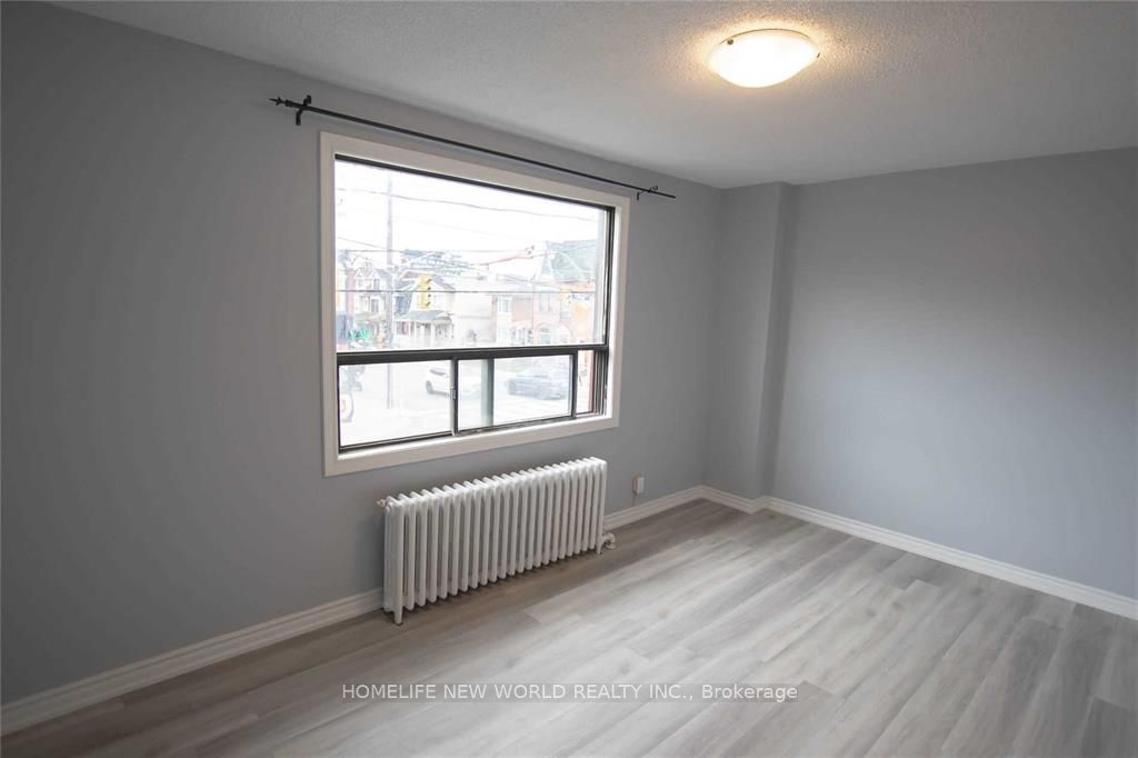 1104 College Street 2nd floor