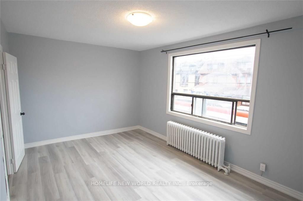 1104 College Street 2nd floor