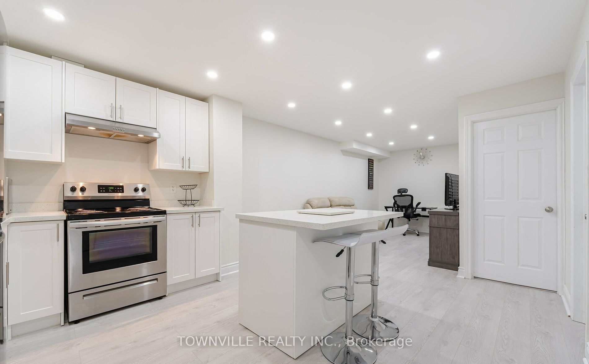 13 Lady Evelyn Crescent