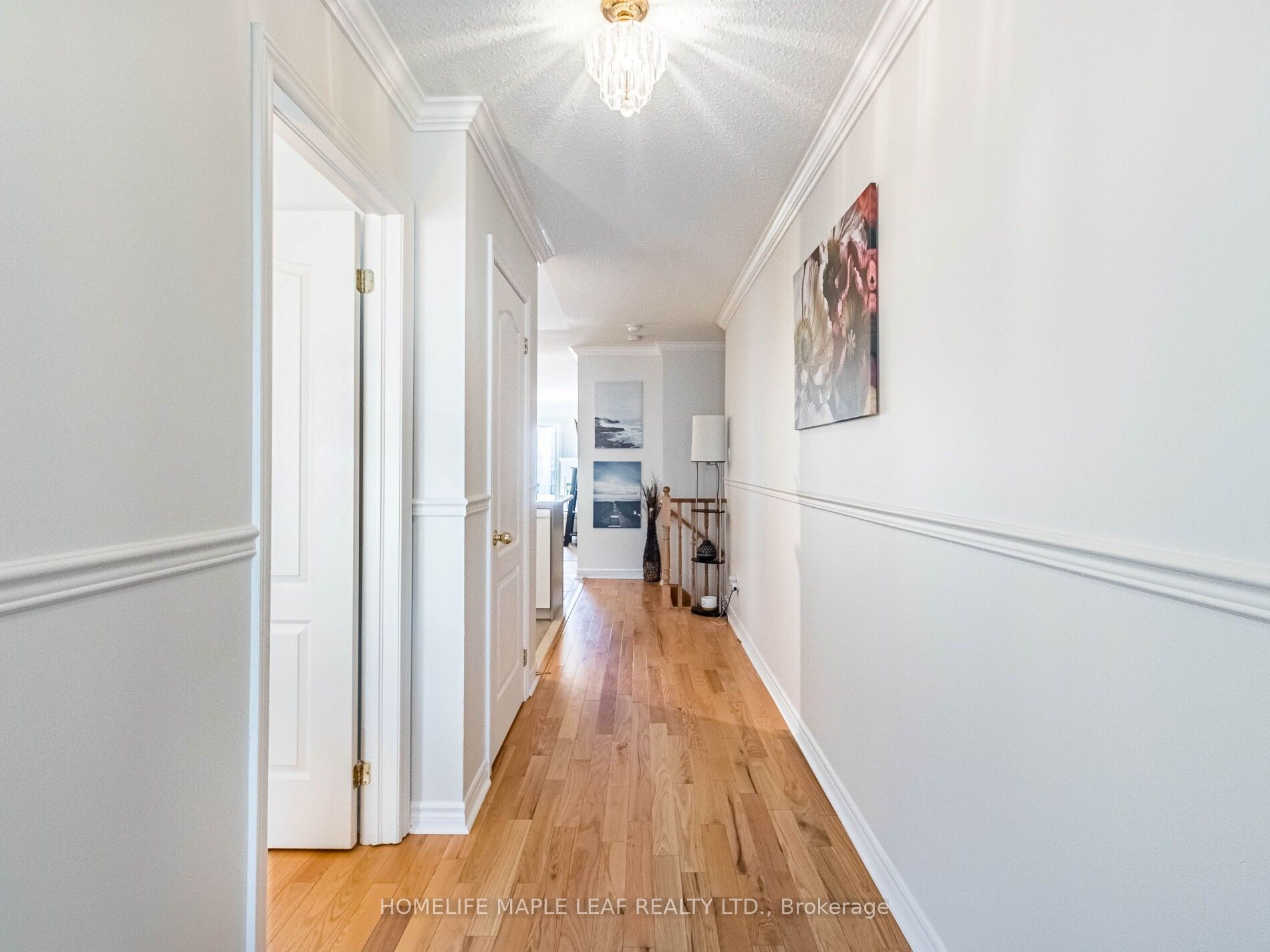 350 Lakebreeze Drive 8
