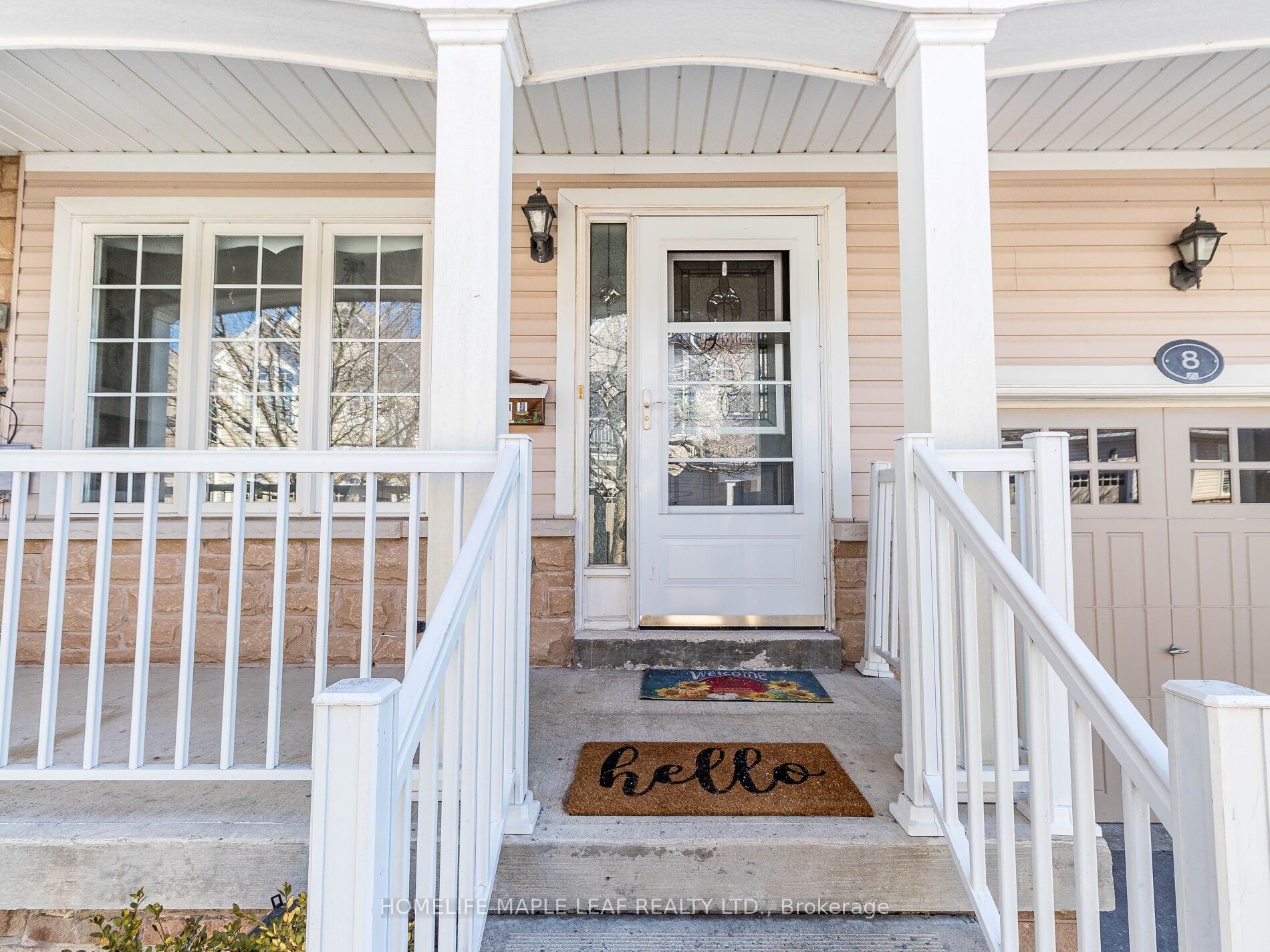 350 Lakebreeze Drive 8