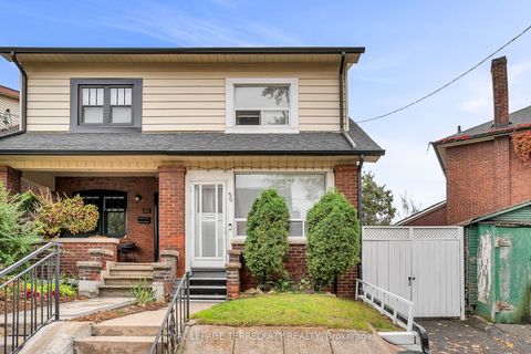 59 Abbott Avenue Toronto ON M6P 1H3