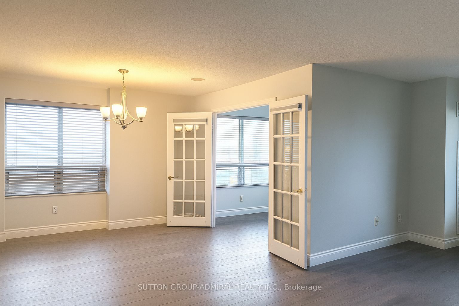 25 Kingsbridge Garden Circle 1525