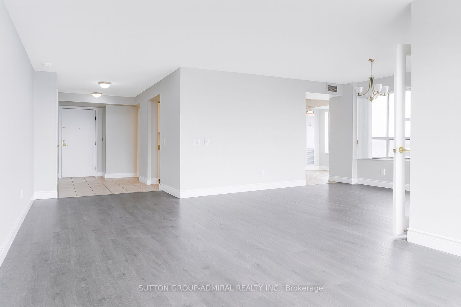 25 Kingsbridge Garden Circle 1525