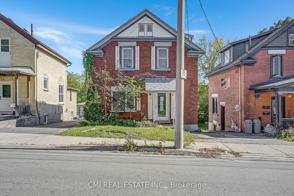 Photo of 135 Madison Avenue S, Kitchener, ON N2G 3M4 (MLS # X12754336)