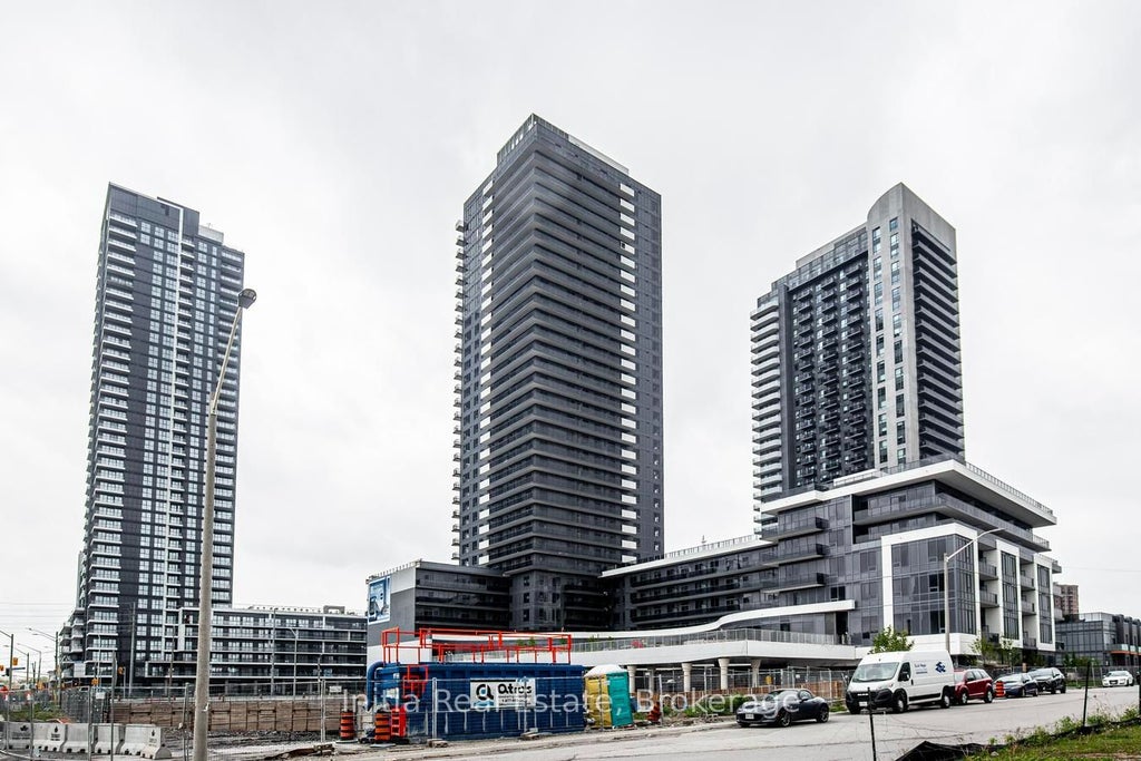 Photo of 5105 Hurontario Street N #808, Mississauga, ON L4Z 0C9 (MLS # W13724500)