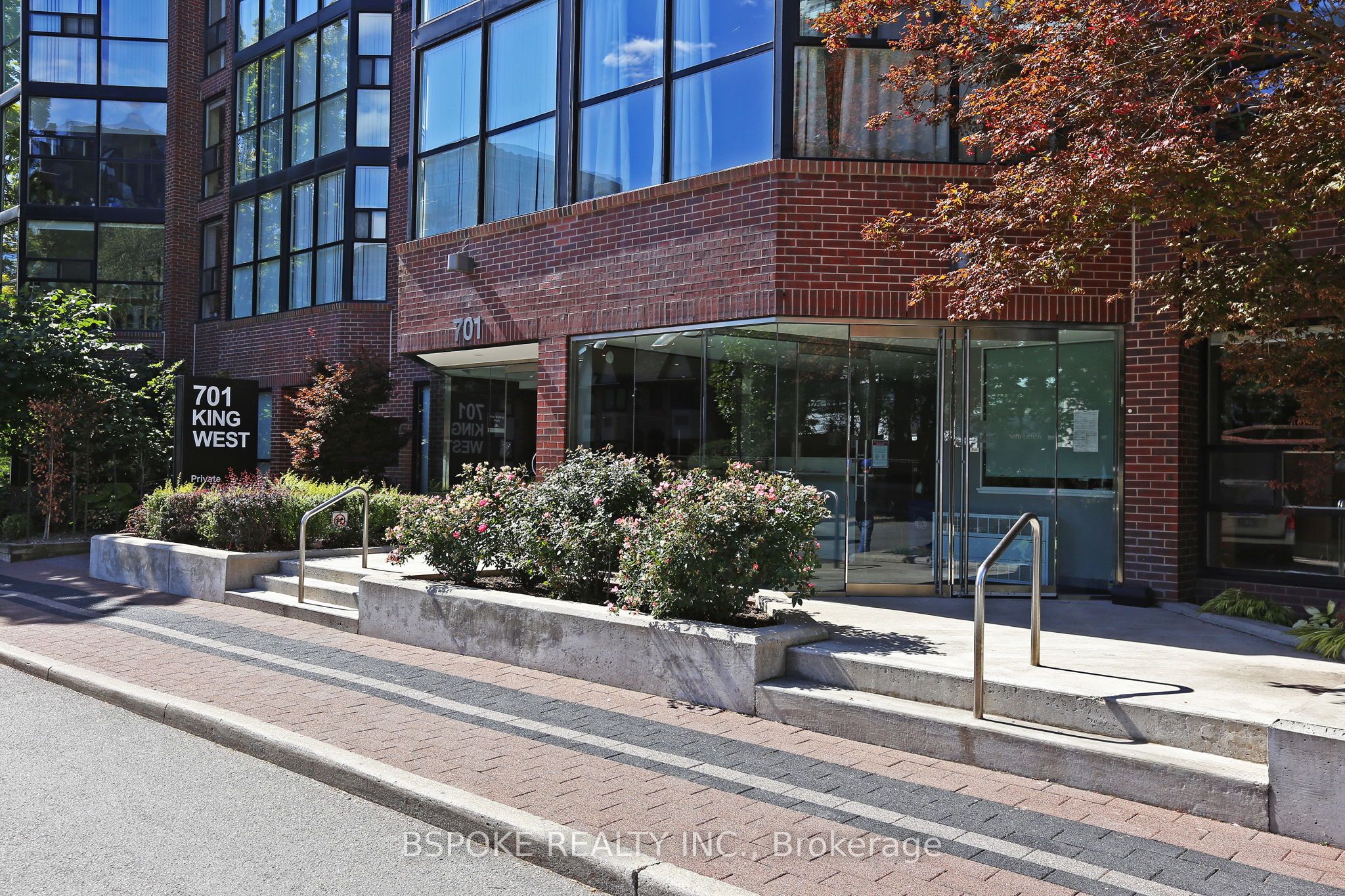 701 King Street W 307