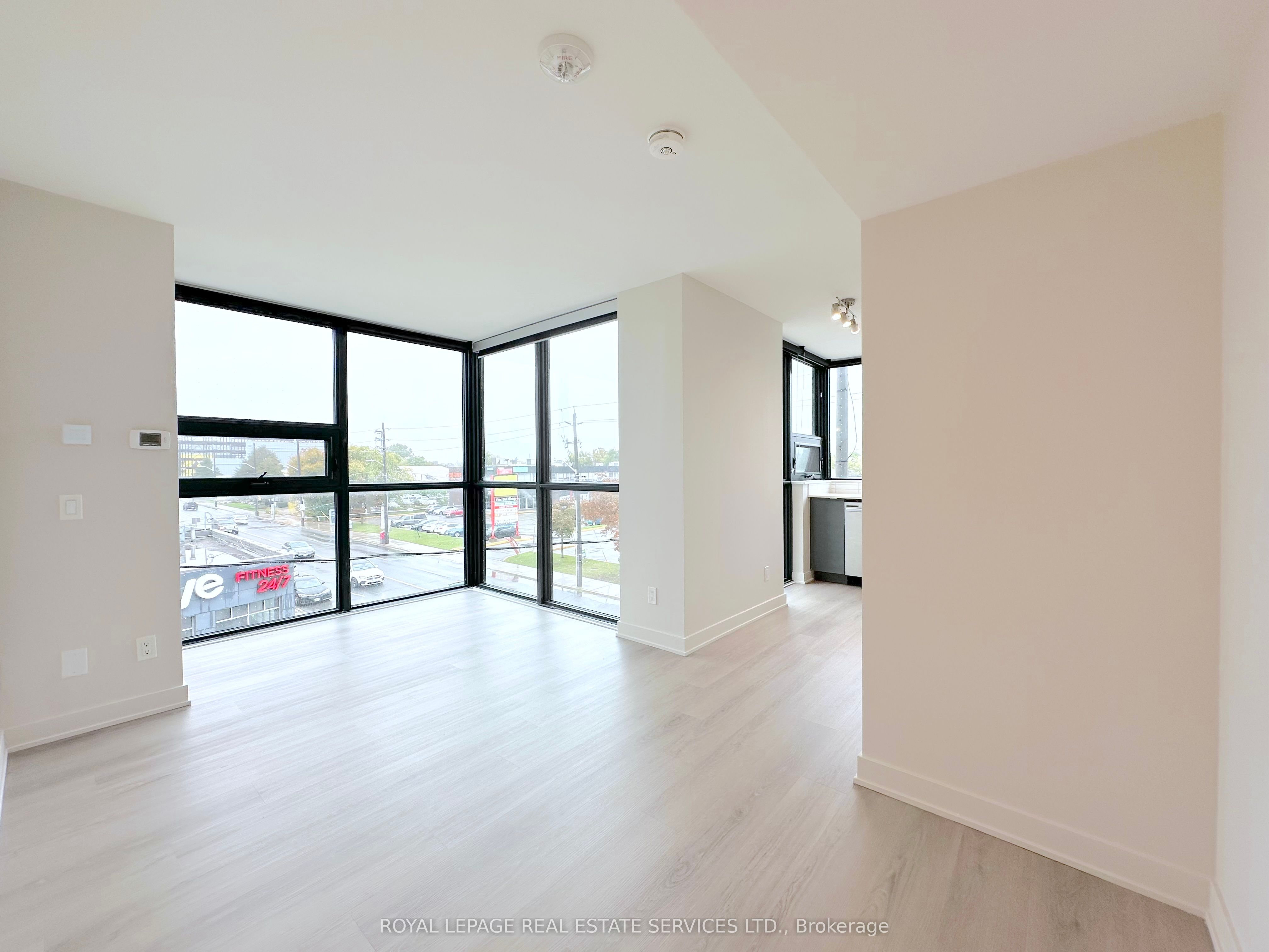 3385 Dundas Street W 308