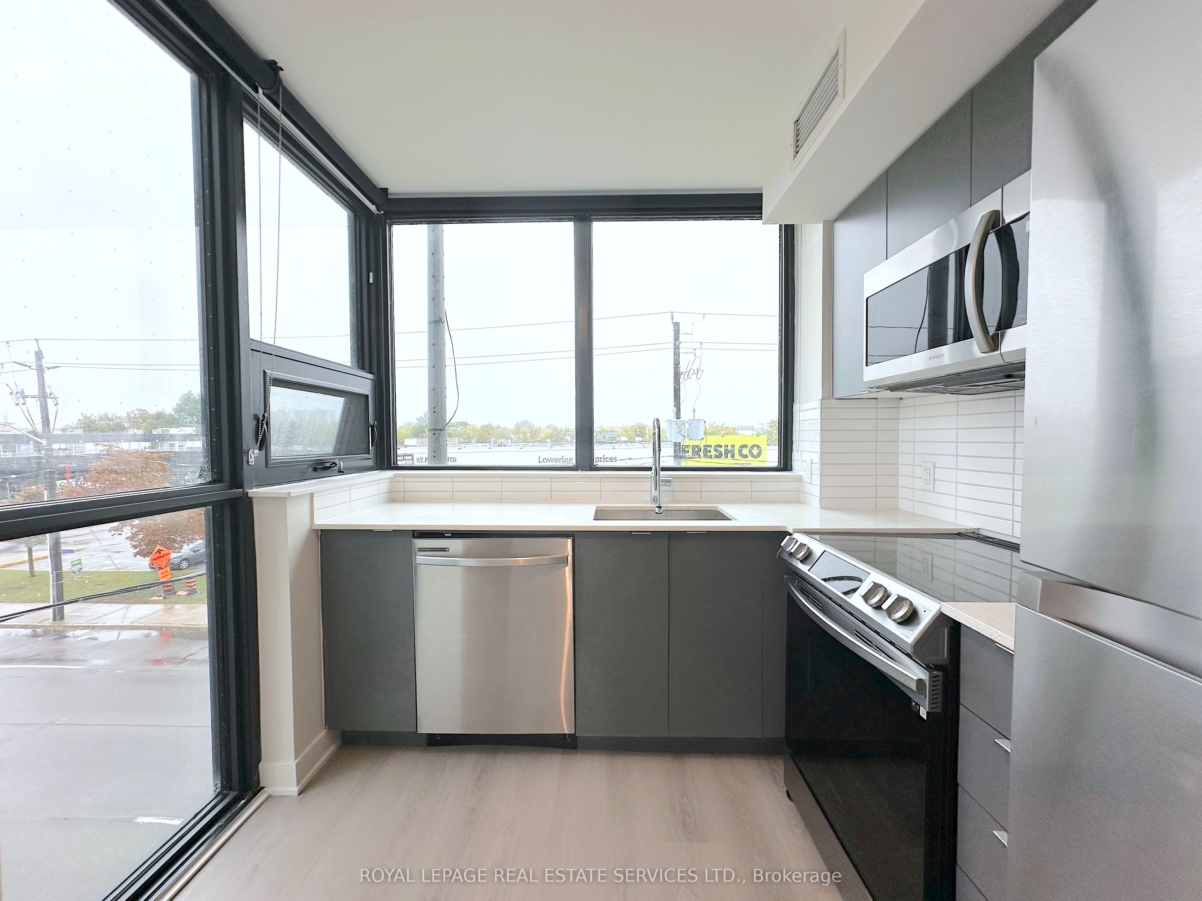 3385 Dundas Street W 308