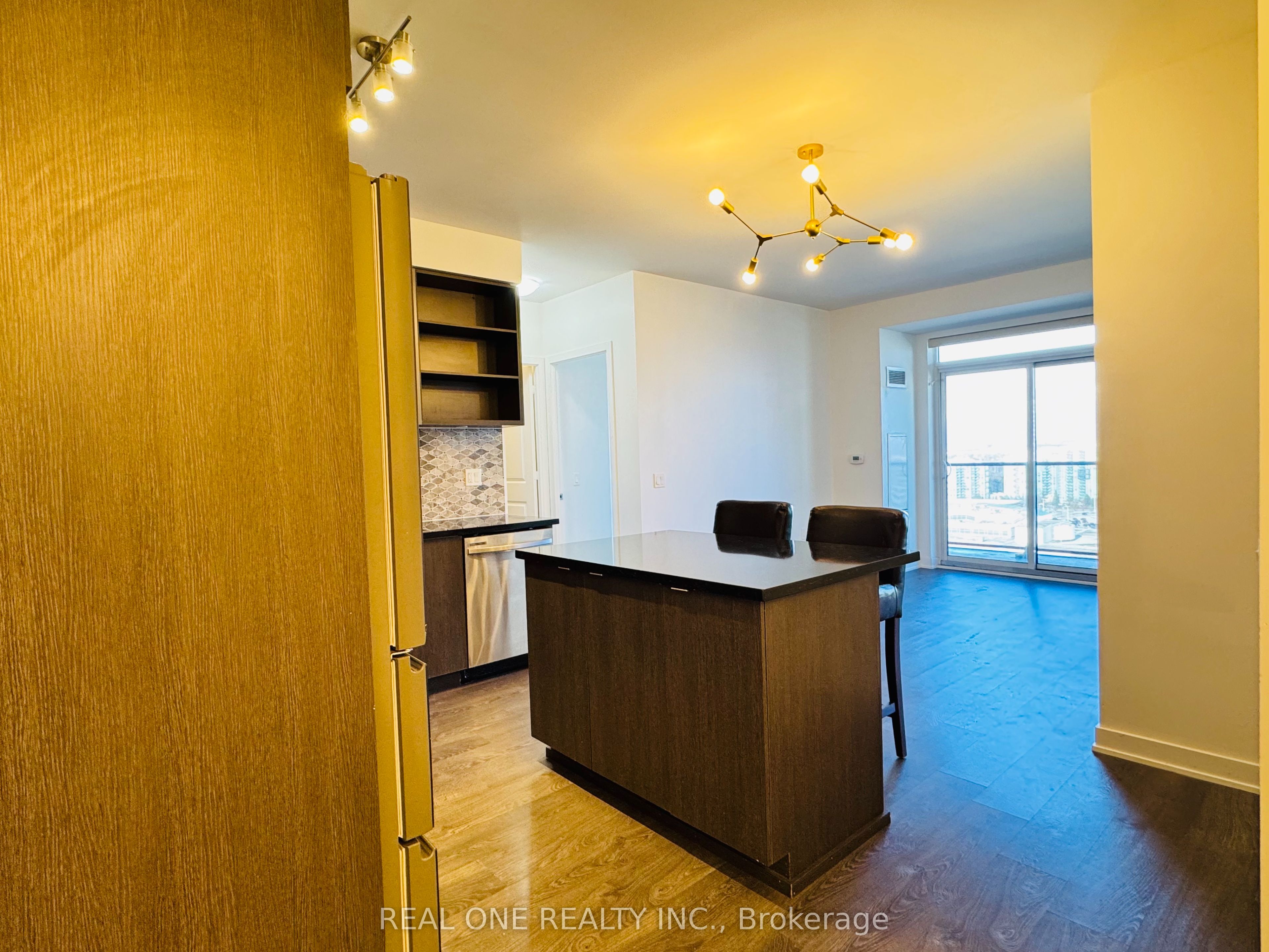 4699 Glen Erin Drive E 1801