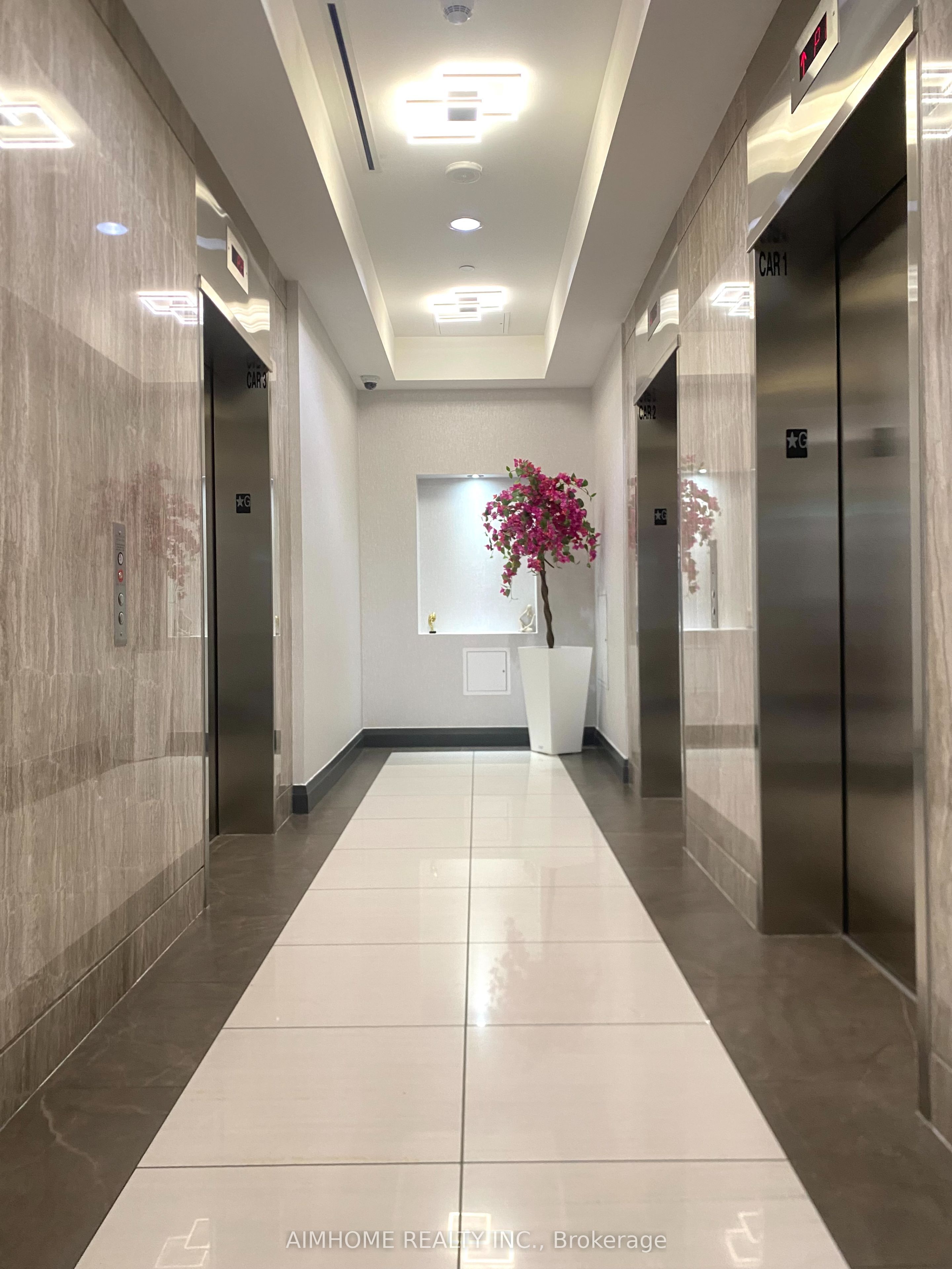 7171 Yonge Street E 1712
