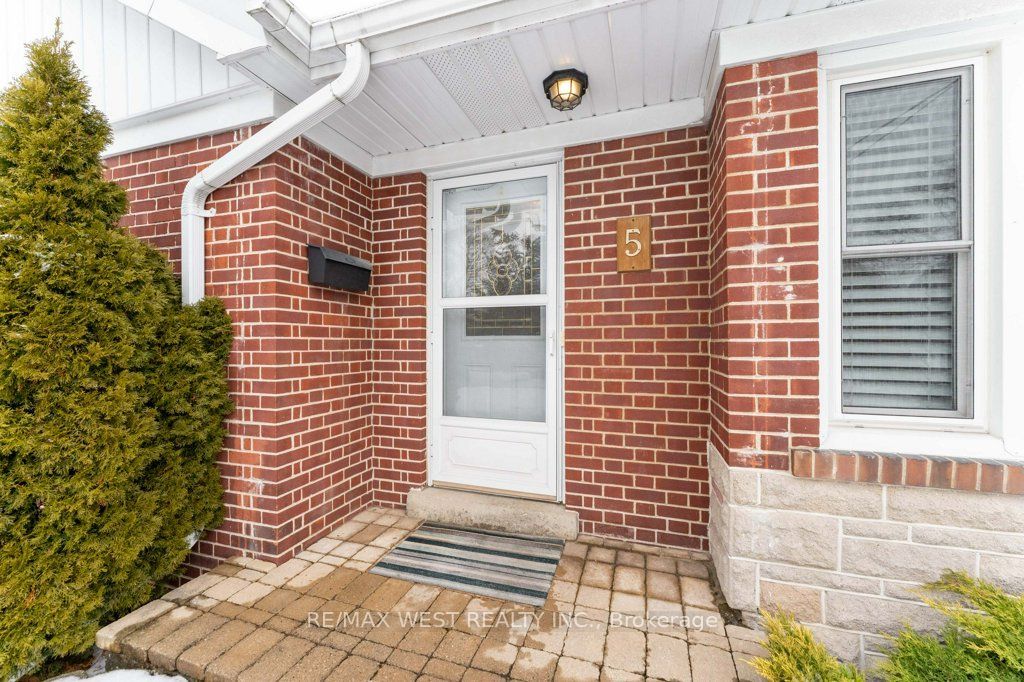 Photo of 5 Glenn Murray Drive, Toronto, ON M8Y 3H2 (MLS # W12805046)