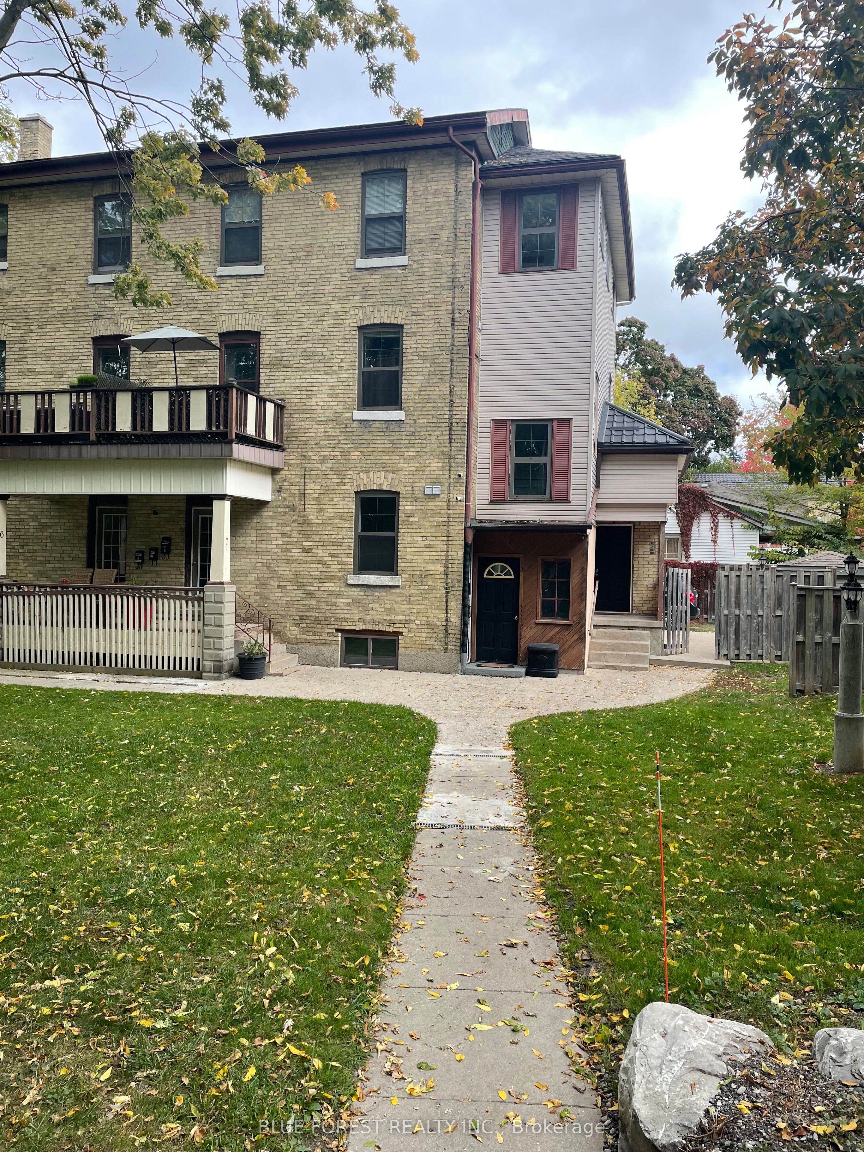 Photo 1 of 14 — 1 Waverley Place 9, London East, ON N6B 2C3
