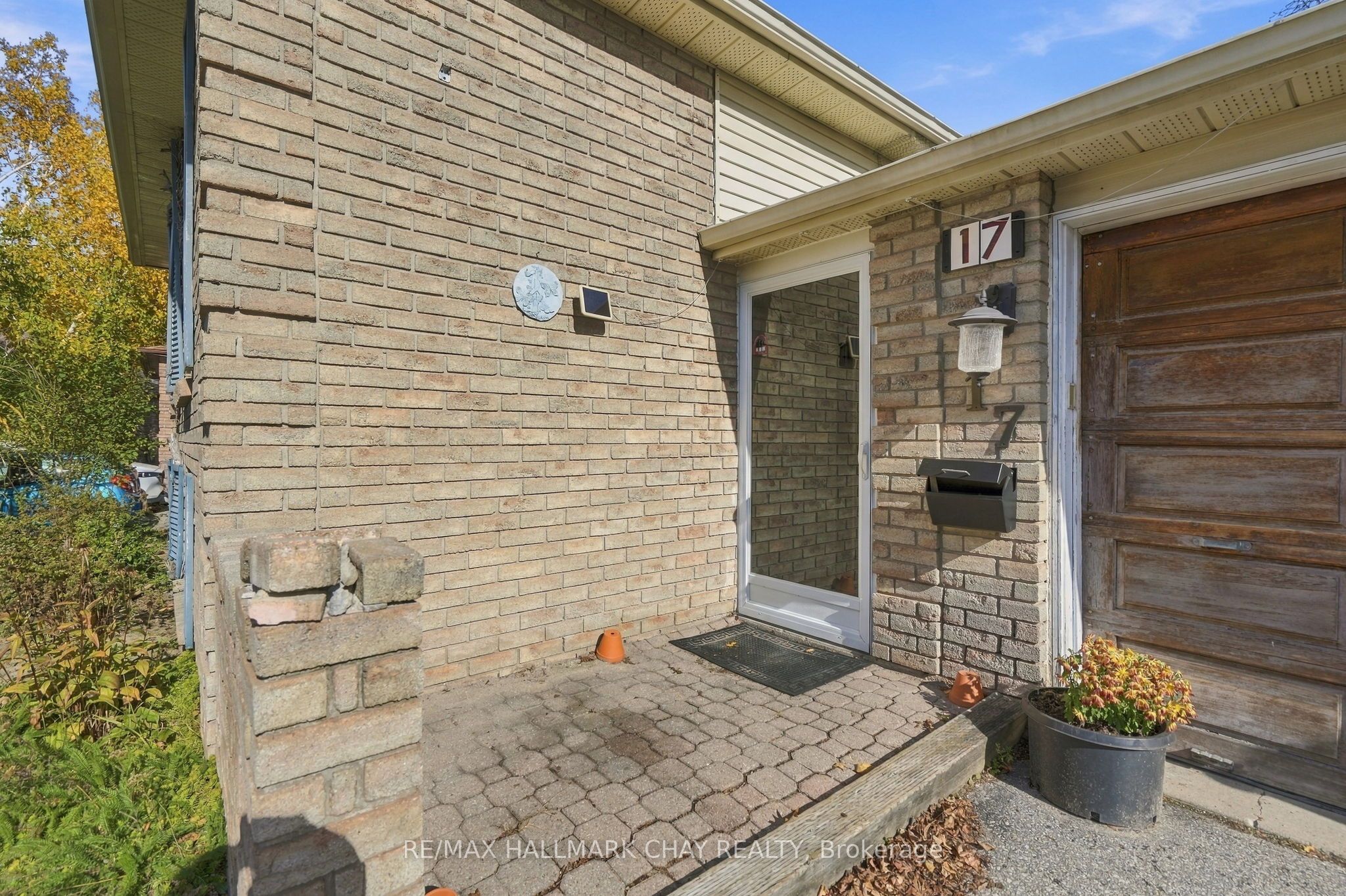 17 Wells Crescent
