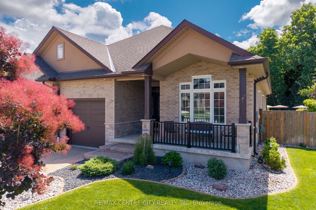 Photo of 51 Ashby Crescent, Strathroy-Caradoc, ON N7G 0C9 (MLS # X14104012)