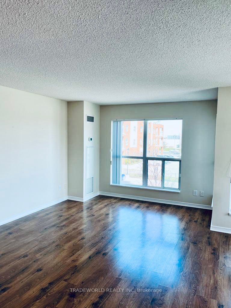 185 Oneida Crescent 206