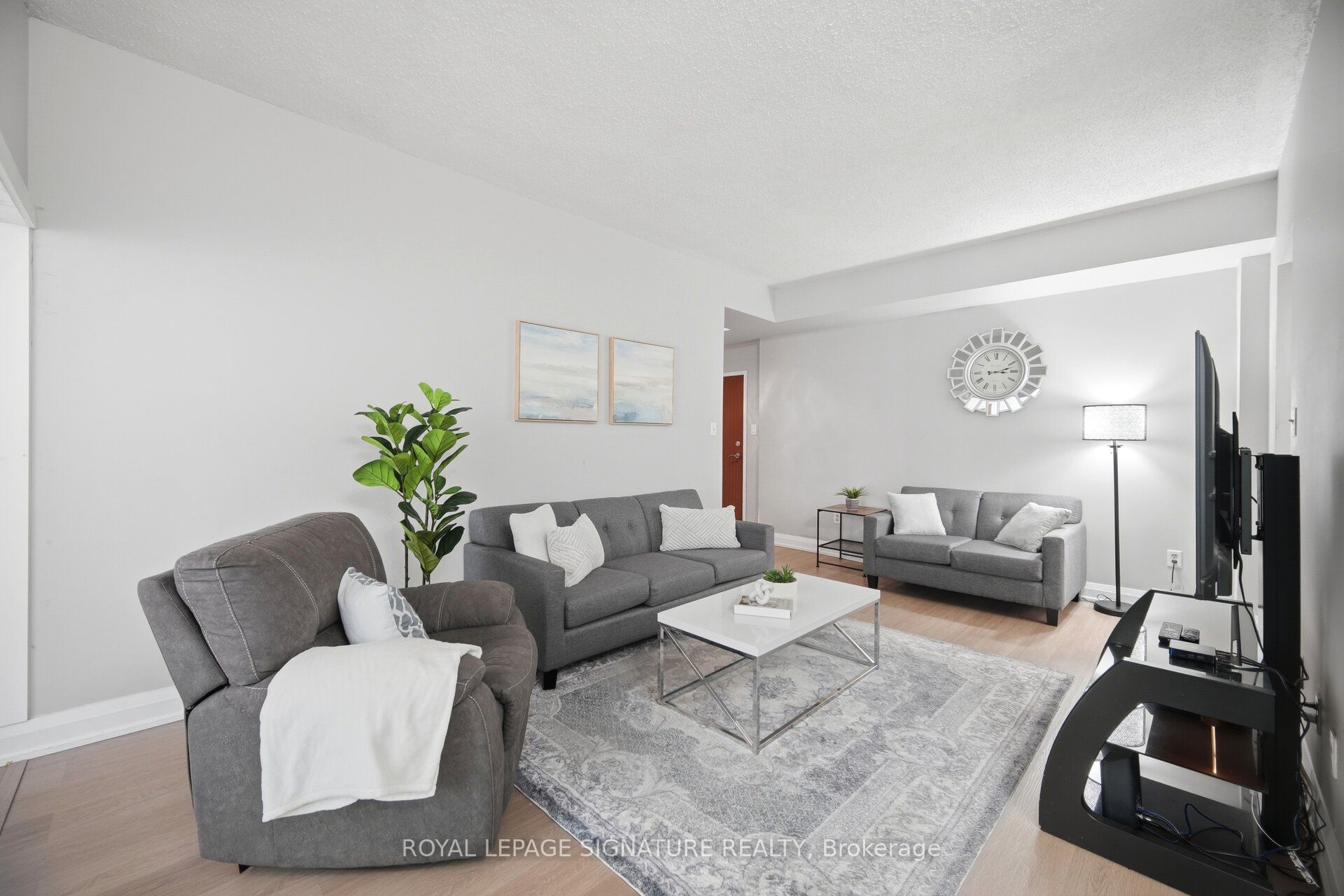 Photo 1 of 26 — 5 Lisa Street 109, Brampton, ON L6T 4T4