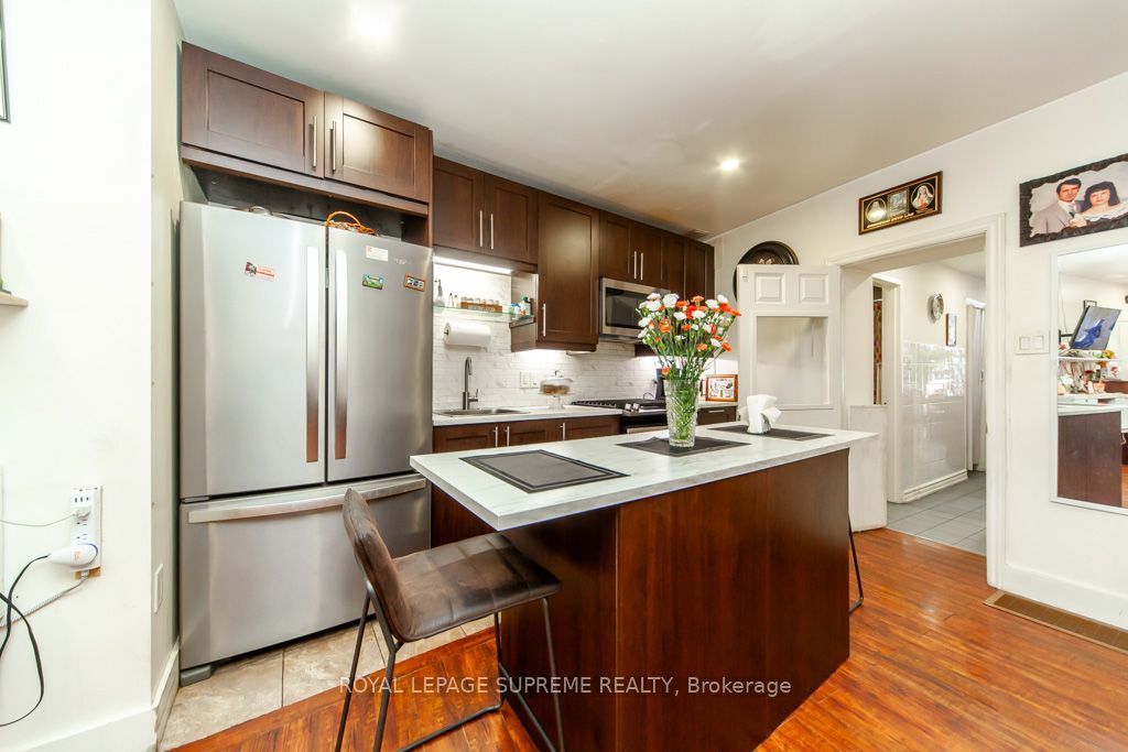 Photo of 529 Rogers Road, Toronto, ON M6M 1B4 (MLS # W12367262)