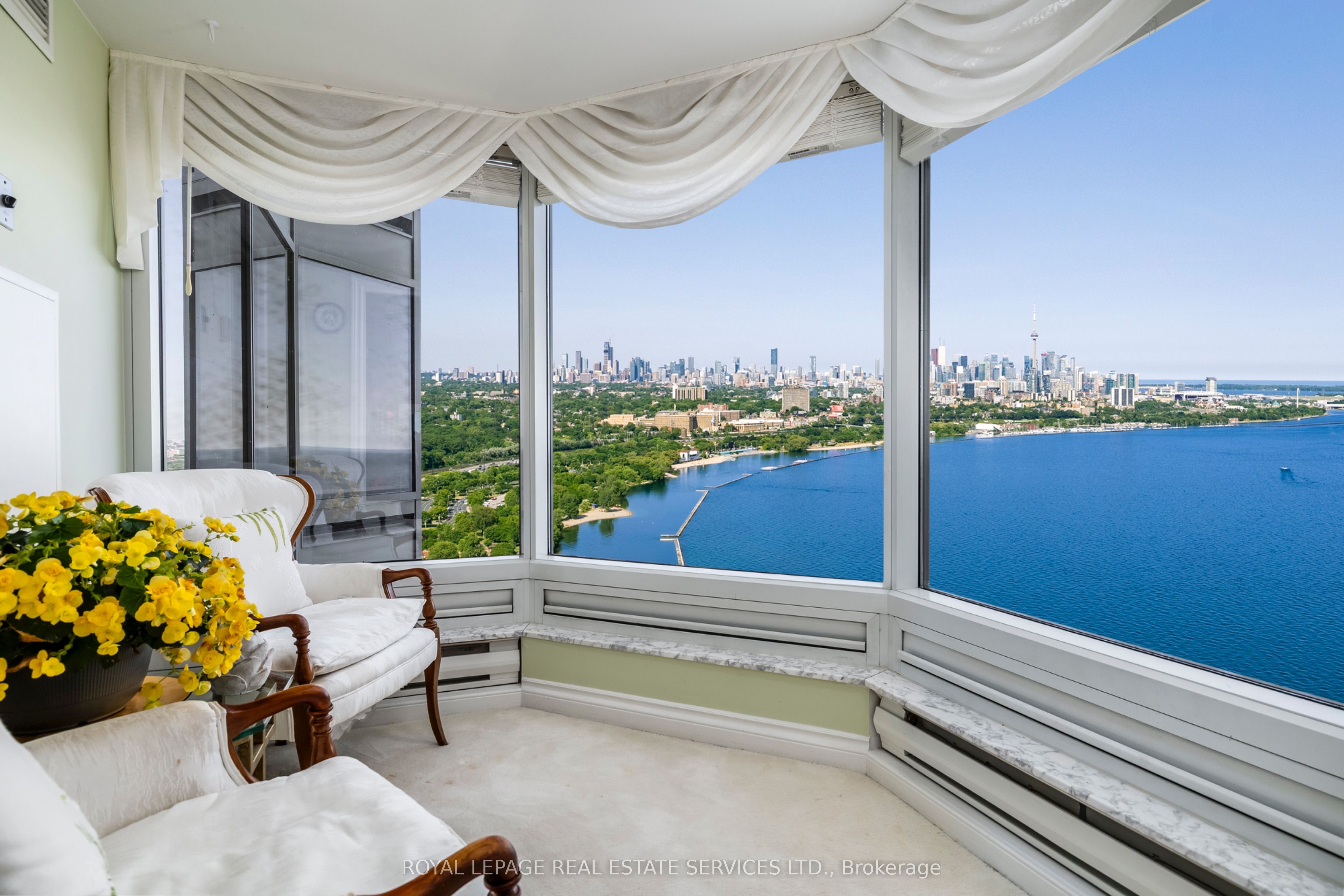 1 Palace Pier Court 4302