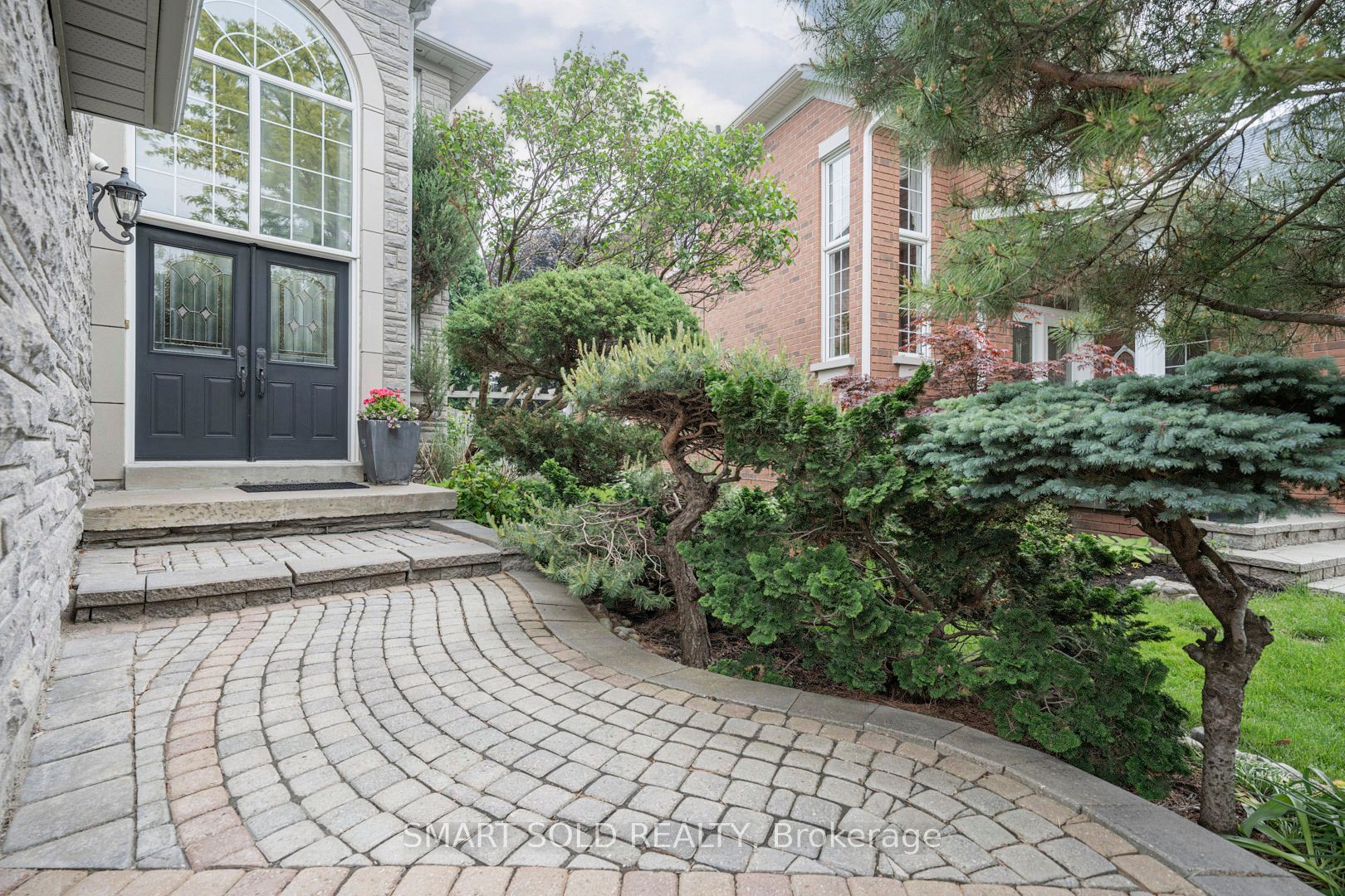 9 Alpine Crescent
