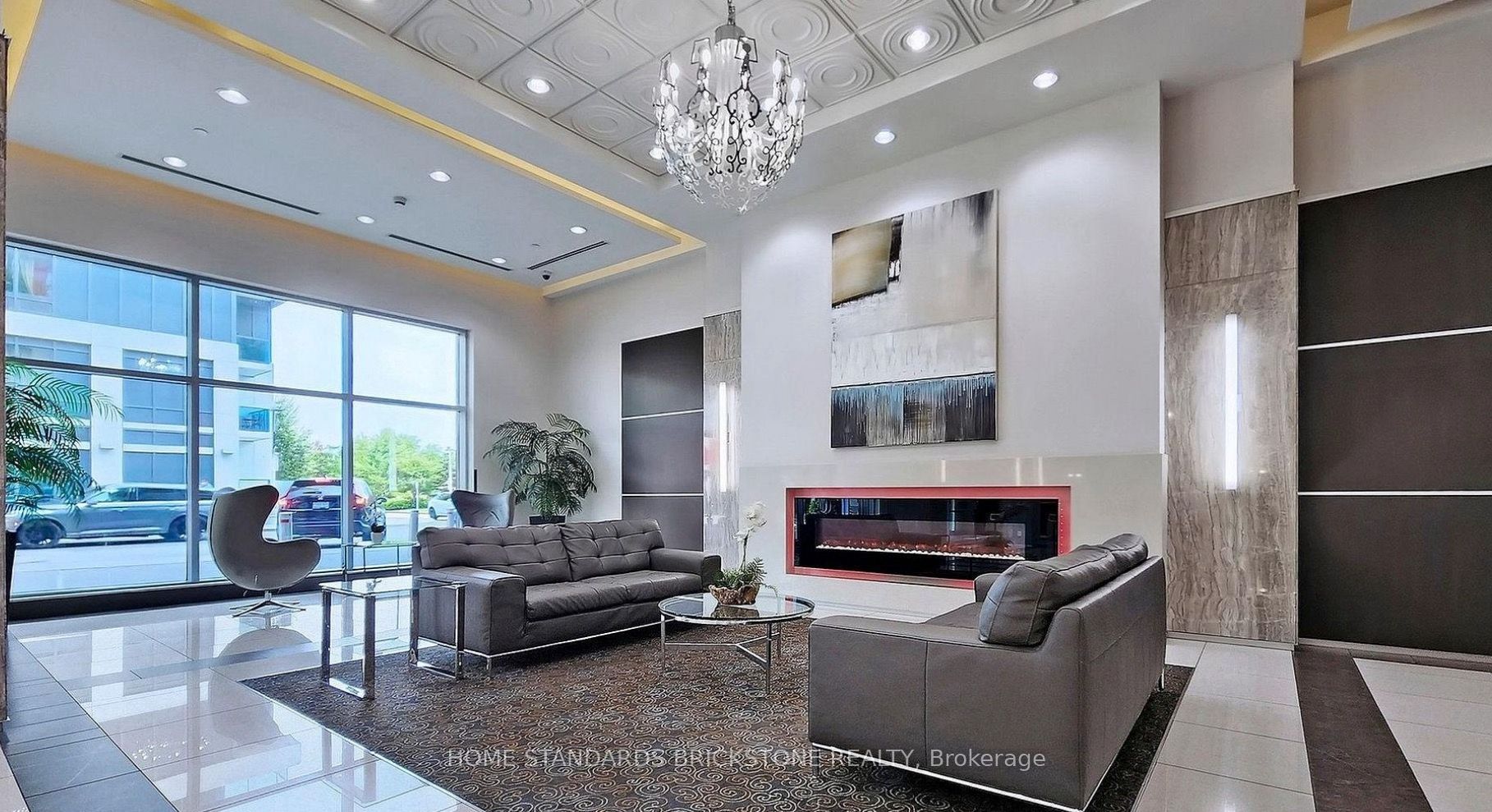 7161 Yonge Street 520