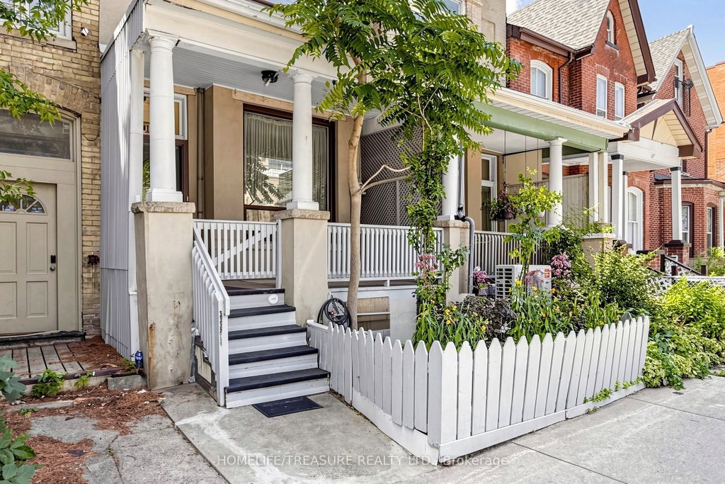 Photo of 198 McCaul Street, Toronto, ON M5T 1W5 (MLS # C13880322)