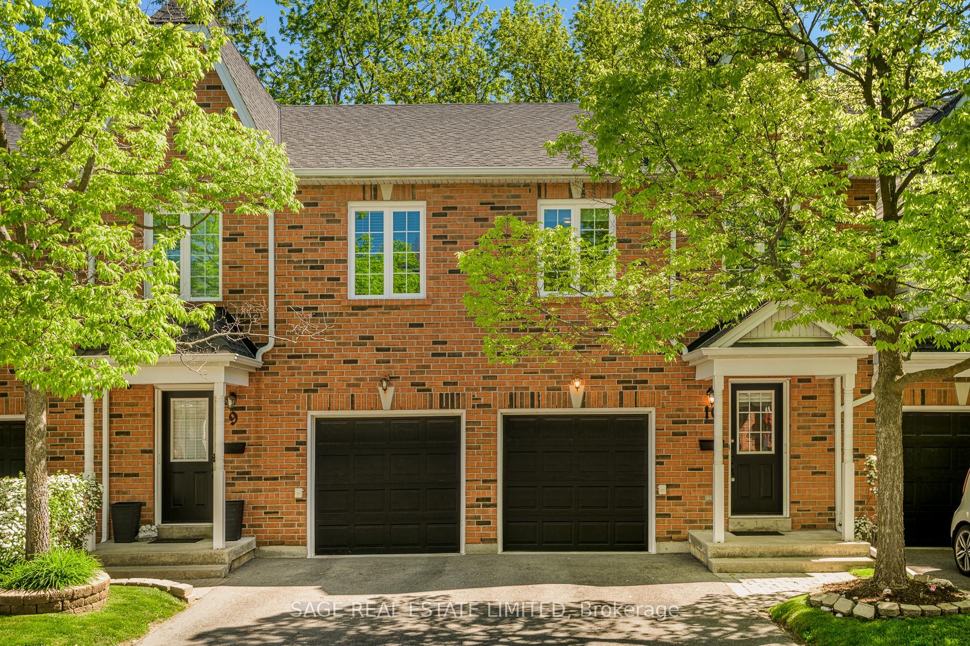 5427 Lakeshore Road 10