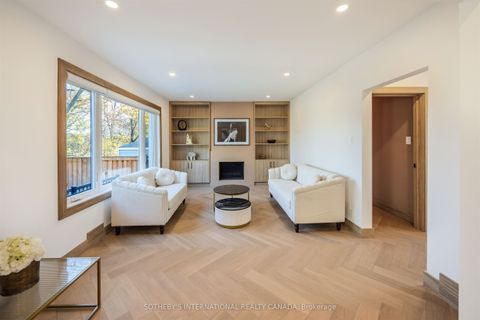 43 Riverview Heights Toronto ON M9P 2N3