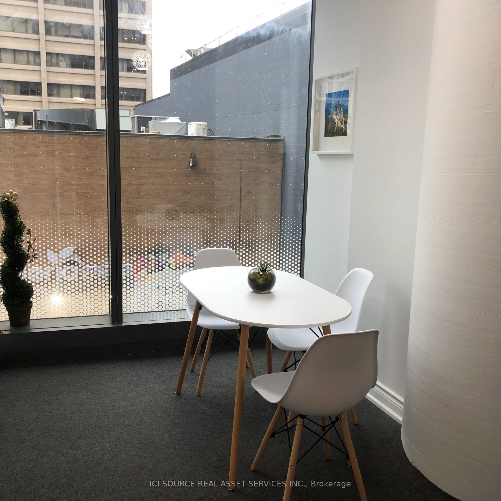 15 Wellesley Street W 213