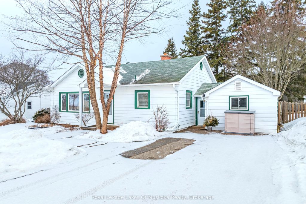 Photo of 10 Morris Avenue, Huntsville, ON P1H 1G4 (MLS # X12935488)