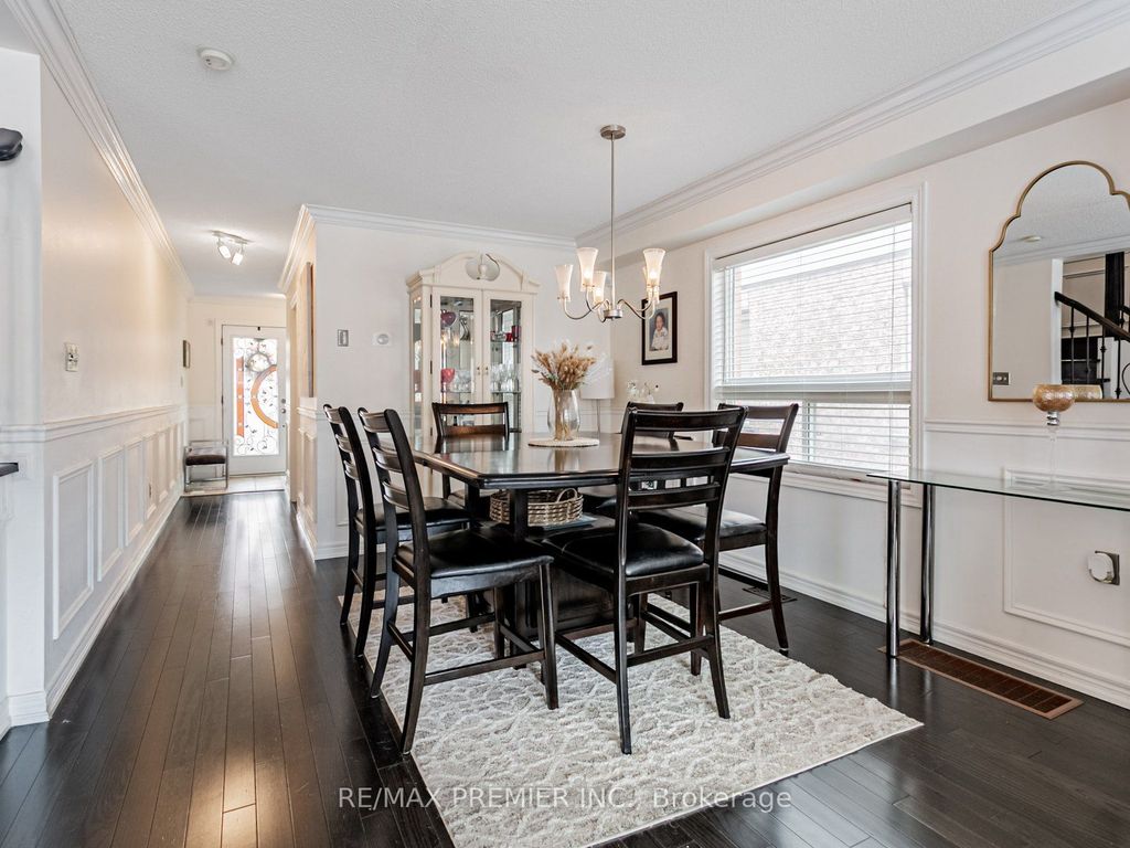 Photo of 11 Four Seasons Circle, Brampton, ON L7A 2A8 (MLS # W12657800)