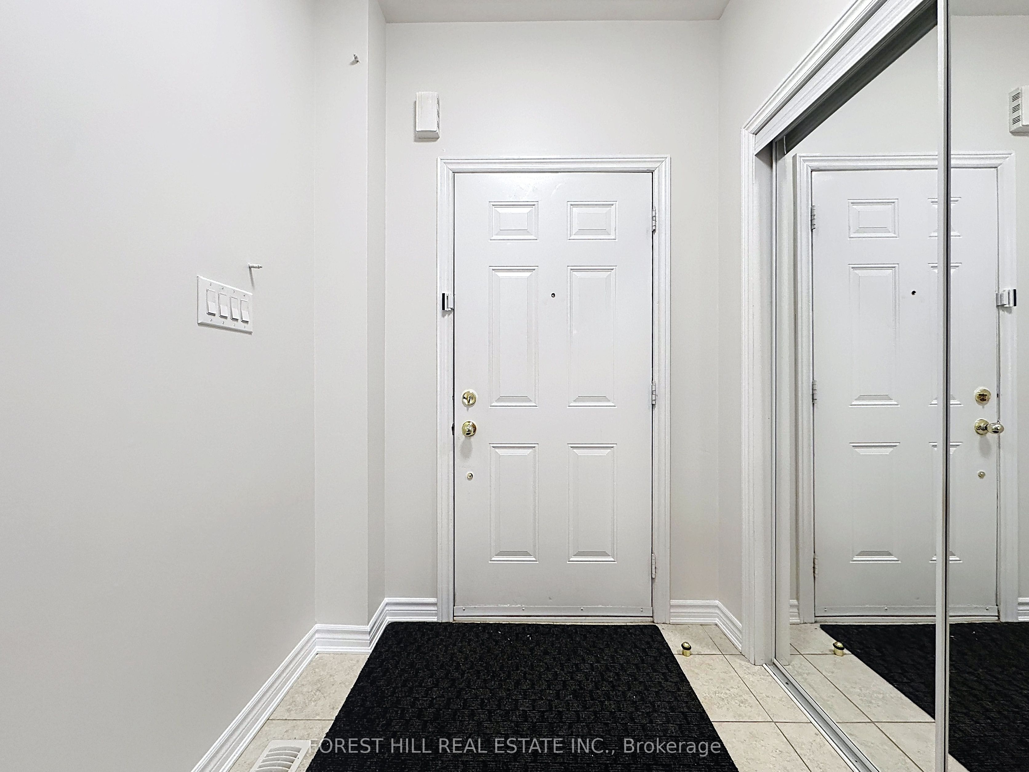 8777 Dufferin Street 14