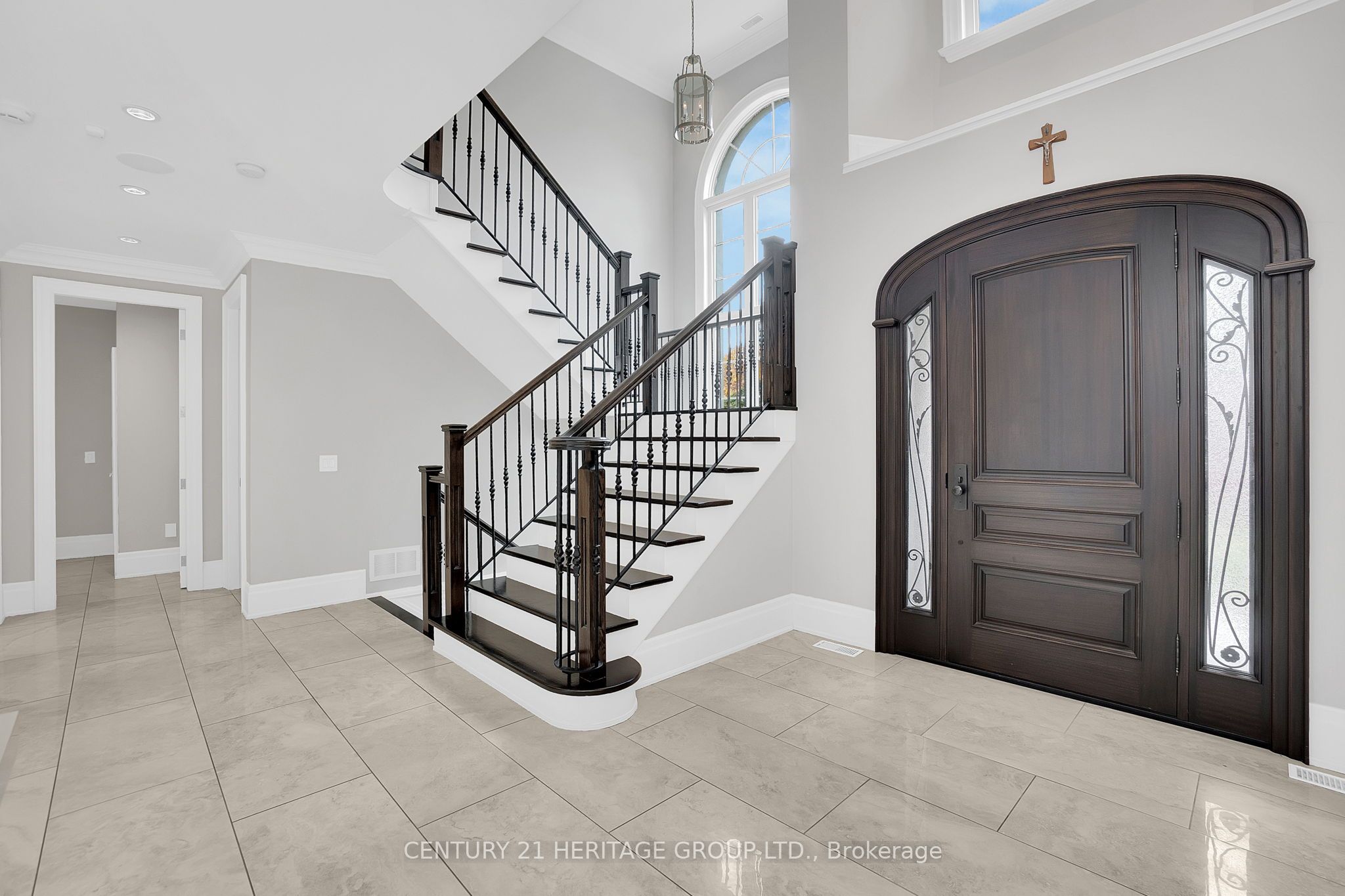 3 Curran Court