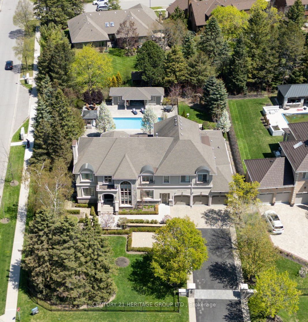 3 Curran Court