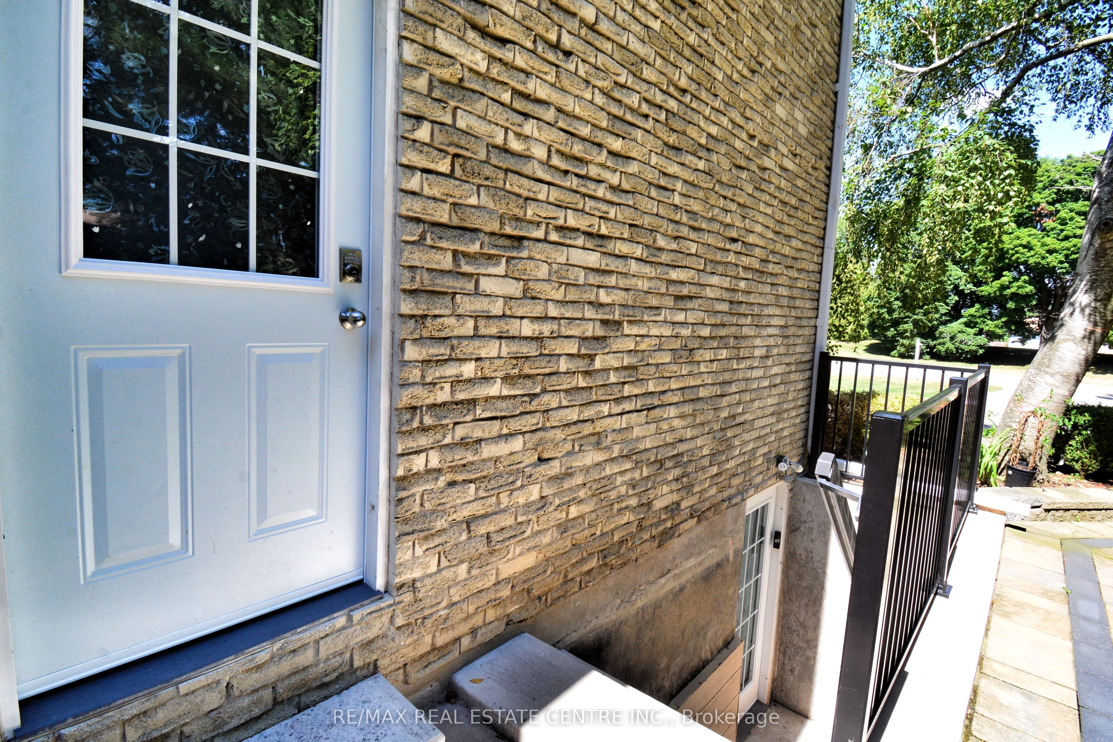 17 Crescent Hill Drive