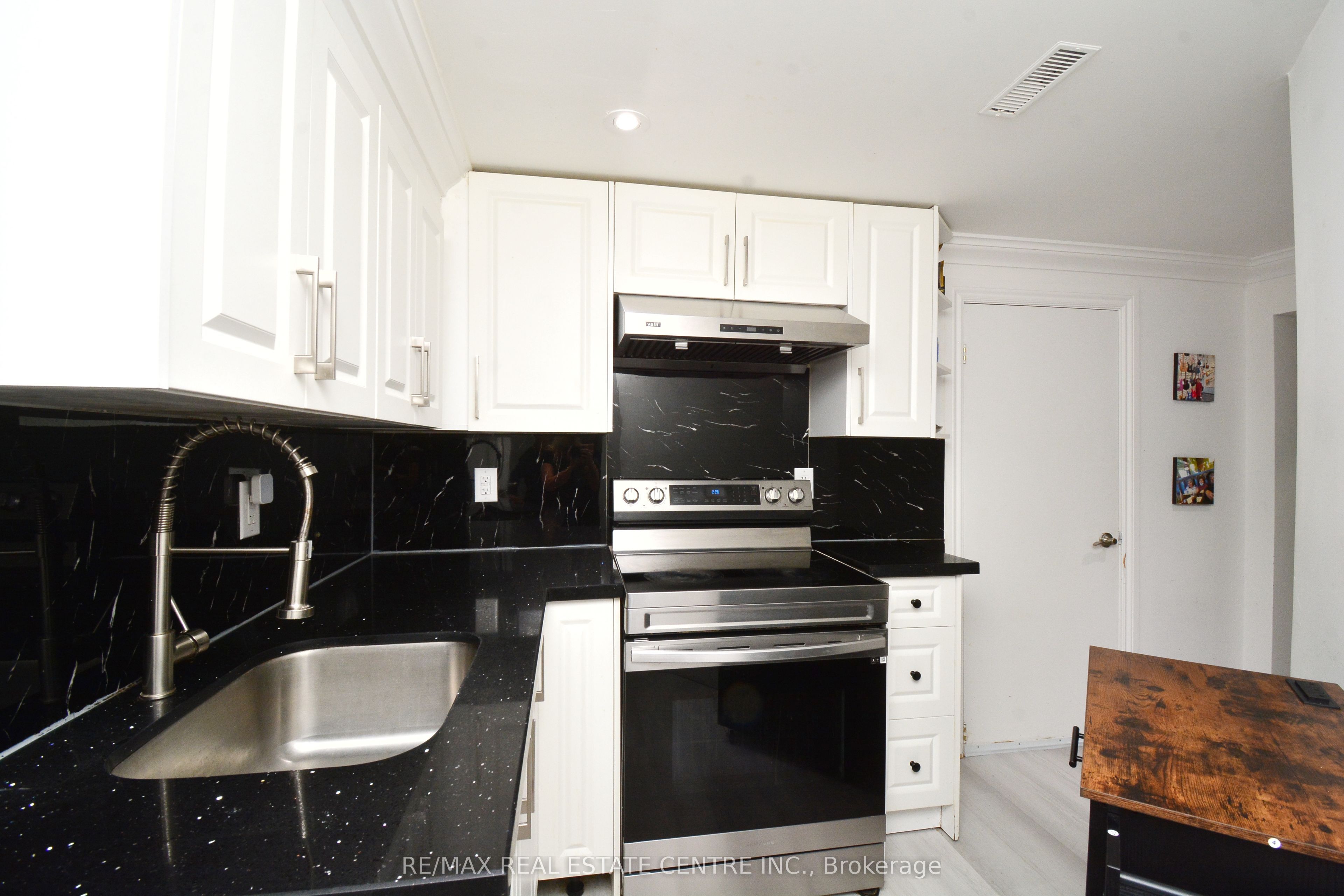 17 Crescent Hill Drive