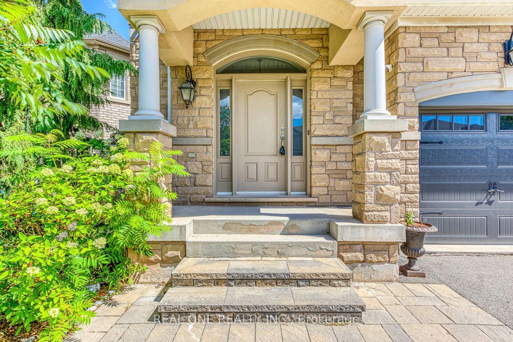 Photo of 1342 Kestell Boulevard, Oakville, ON L6H 0C8 (MLS # W12571882)