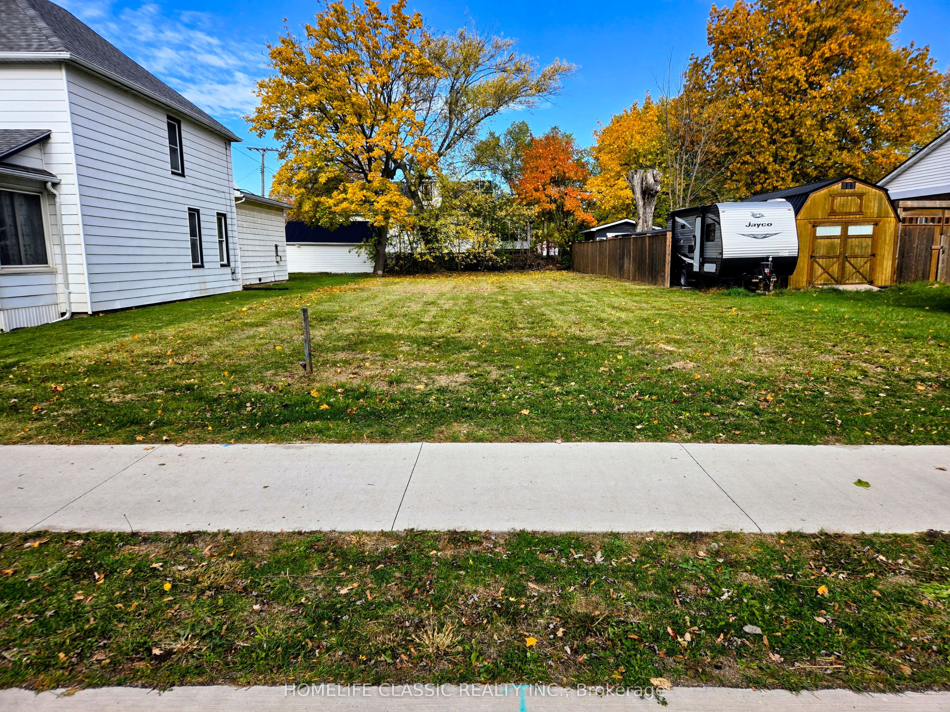 Photo 1 of 5 — 38 FORKS Road, Welland, ON L3B 5K3