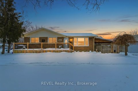 Property photo of 8257 post road, niagara falls, ON l2h 2e5