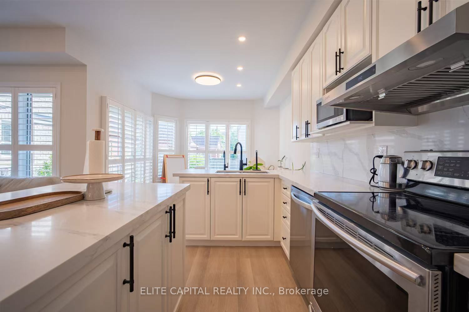 127 Goldenwood Crescent