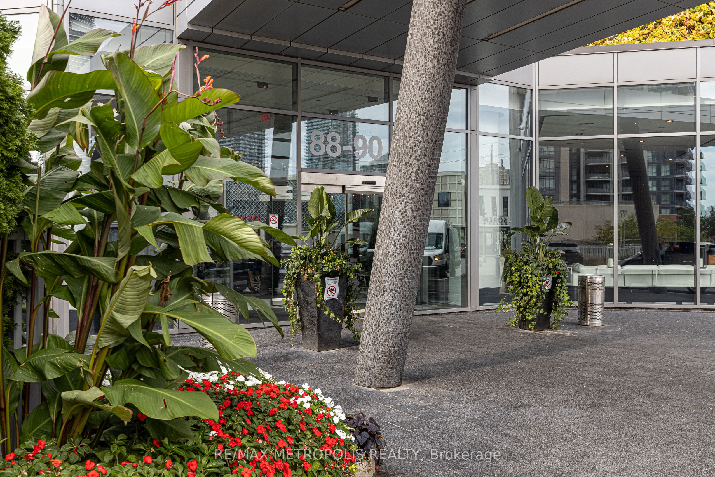 88 Park Lawn Road 302